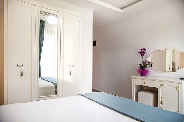 Family Suite, Accessible, Pool View