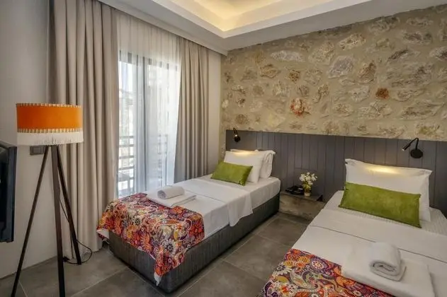 Daire-İki Yatak Odalı, Havuz Manzaralı, Balkonlu