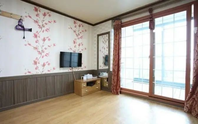 Oda (Room 309 (Ondol Room))