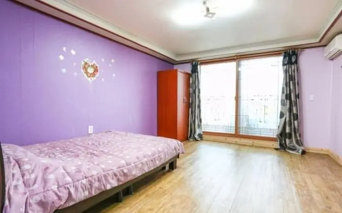 Oda (Room 202)