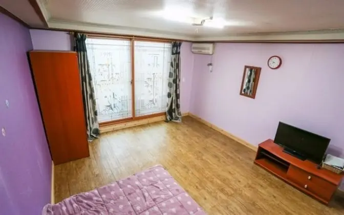 Oda (Room 202)
