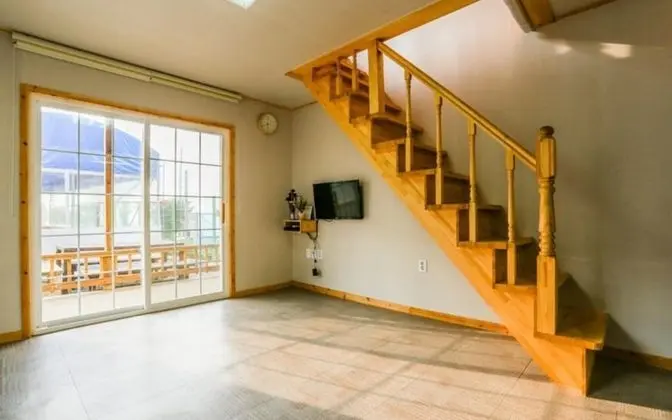 Oda (Separate House No 3)