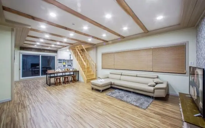 Oda (Bucking Gum (3F Unshared House 264m) )