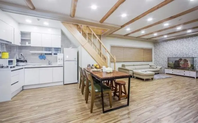 Oda (Bucking Gum (3F Unshared House 264m) )