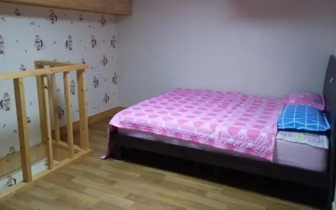 Oda (Room 103 White Room)