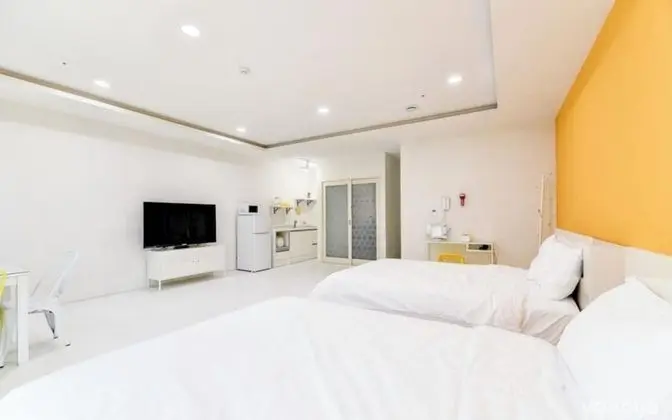Oda (4 person room 204)