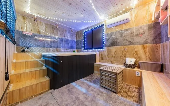 Oda (Standard + spa room (Netflix availabl)