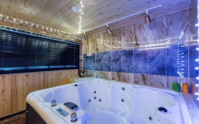 Oda (Standard + spa room (Netflix availabl)