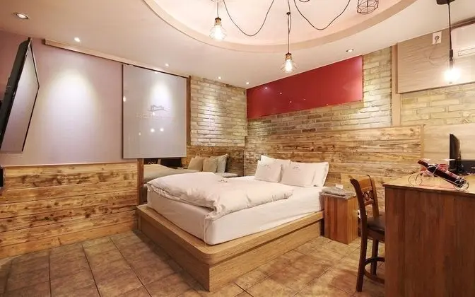 Oda (Standard (Netflix Available Bathtub H)