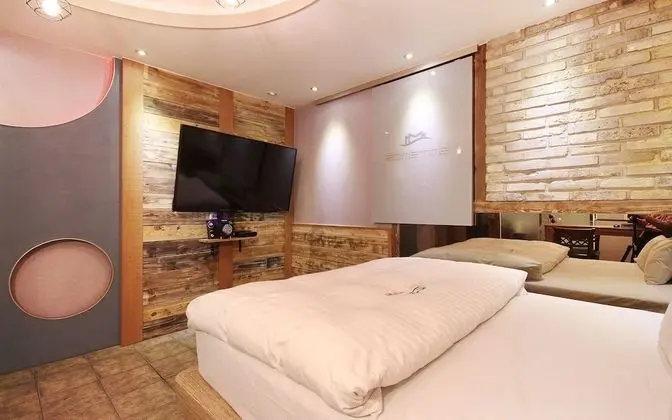 Oda (Standard (Netflix Available Bathtub H)