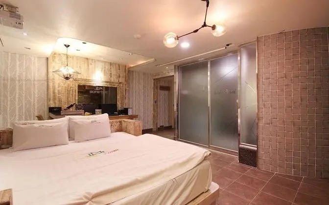 Oda (VIP (Free Netflix viewing styler equi)