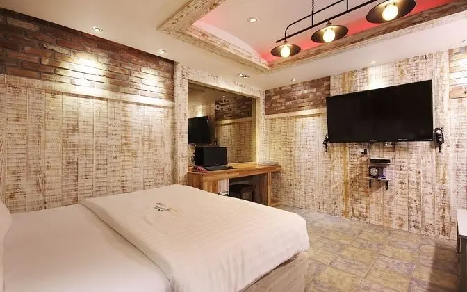 Oda (VIP (Free Netflix viewing styler equi)