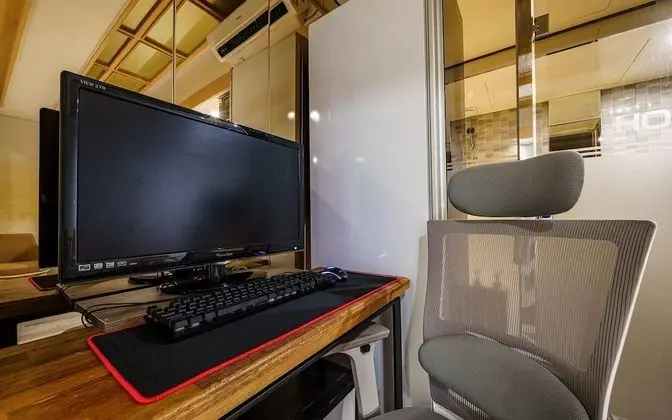Oda (Deluxe B (gaming PC Netflix available)