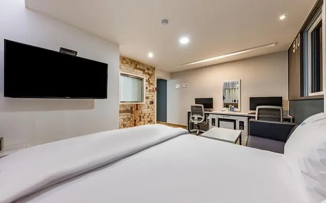 Oda (VVIP (2 Gaming PC/Netflix Available/S)