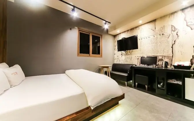 Oda (General room (high-end PC Netflix/Wav)