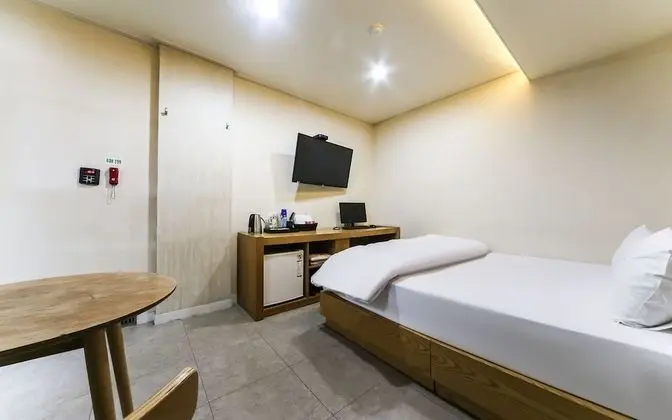 Oda (General room (high-end PC Netflix/Wav)