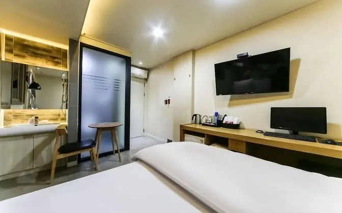 Oda (General room (high-end PC Netflix/Wav)