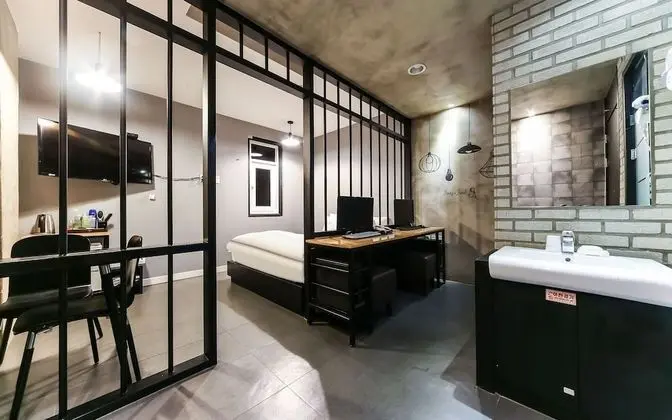 Oda (Special room (high-end PC Netflix/Wav)