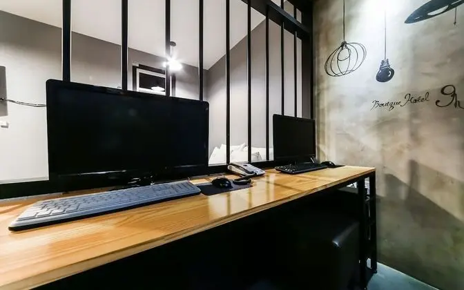 Oda (Special room (high-end PC Netflix/Wav)