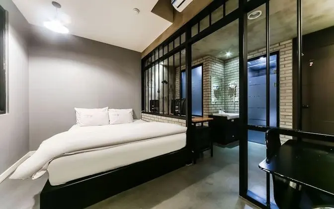Oda (Special room (high-end PC Netflix/Wav)