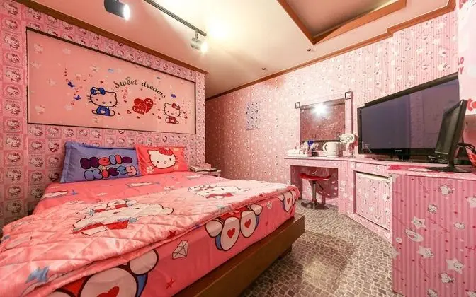 Oda (Kitty room (general room))