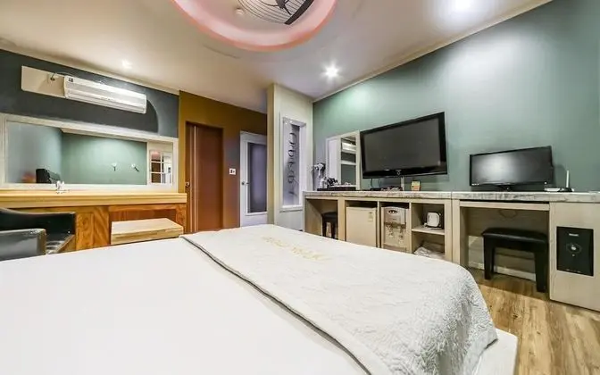 Oda (Premium B (Random assignment PC avail)