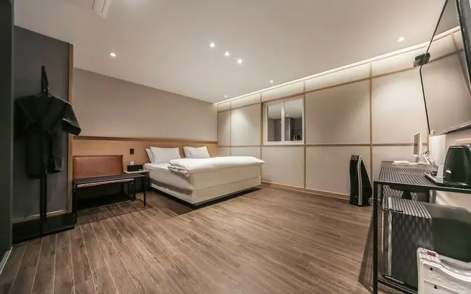 Oda (Deluxe (Free Netflix available / Air )