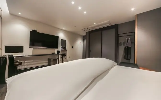 Oda (Deluxe (Free Netflix available / Air )