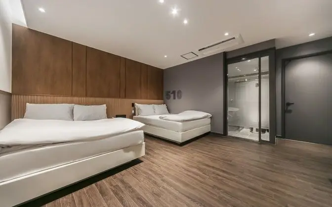 Oda (Deluxe Twin (Free Netflix / Air Purif)