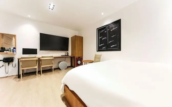 Oda (DELUXE Twin (Deluxe Twin Netflix Free)