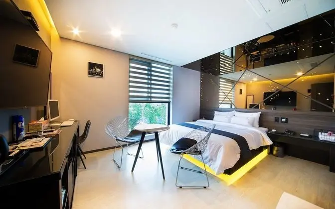 Oda (Deluxe room (Netflix available air pu)