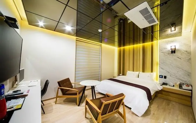 Oda (Deluxe room (Netflix available air pu)