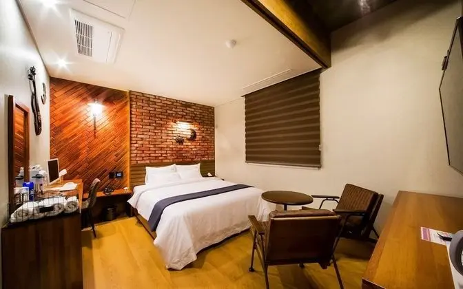 Oda (Deluxe room (Netflix available air pu)