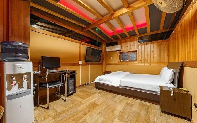 Oda (Special Room)