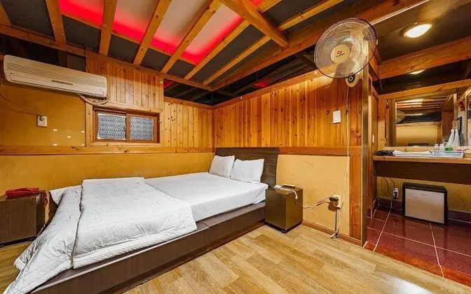 Oda (Special Room)