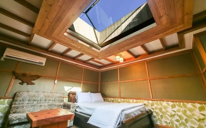 Oda (VIP (2room family room))