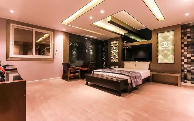 Oda (Special Room)