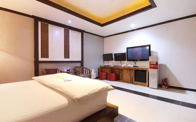 Oda (Special Room C (Netflix Available))