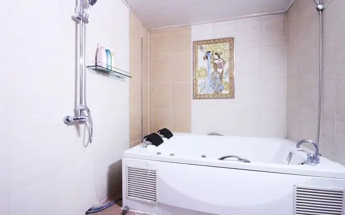 Oda (Special Room C (Netflix Available))