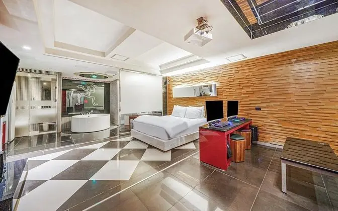 Oda (Royal (2PC room contact accommodation)