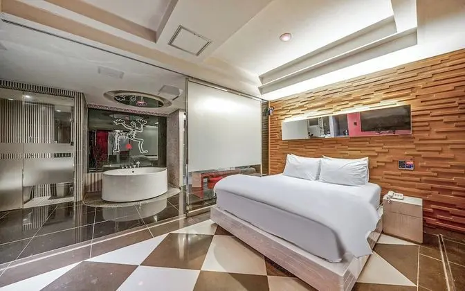Oda (Royal (2PC room contact accommodation)