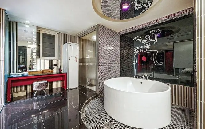 Oda (Royal (2PC room contact accommodation)