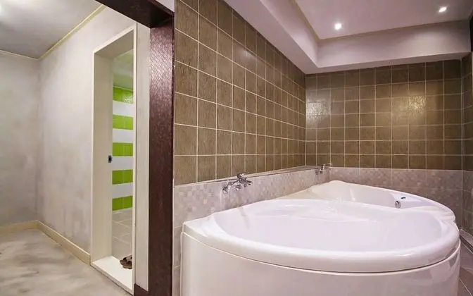 Oda (Party Room A (OTT Available Spa Tub R)