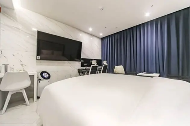 Deluxe Tek Büyük Yataklı Oda