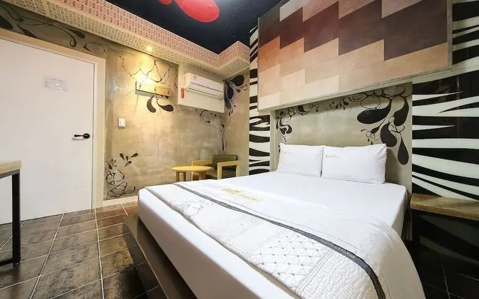 Oda (Deluxe fast admission room (13 o'cloc)