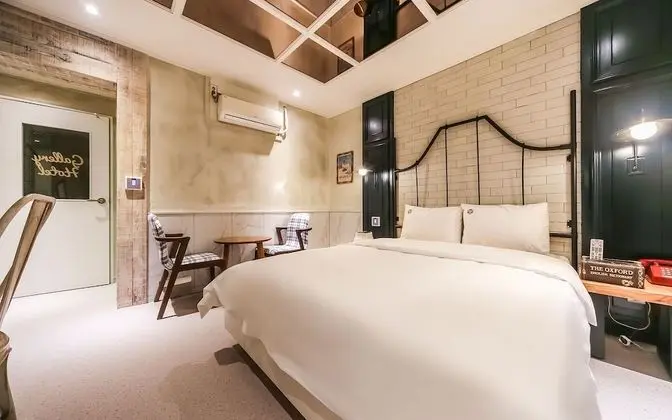 Oda (Premium Double (Netflix & Wave viewin)