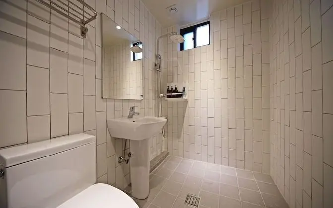 Oda (Premium Double (Netflix & Wave viewin)