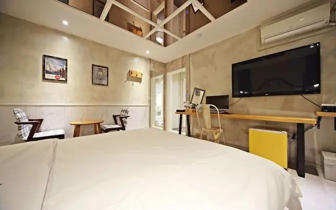 Oda (Premium Double (Netflix & Wave viewin)