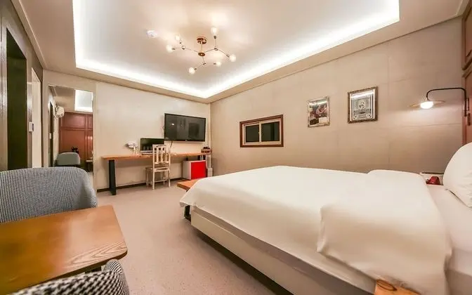 Oda (Suite Double (Netflix & Wave viewing )