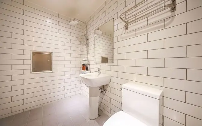 Oda (Suite Double (Netflix & Wave viewing )